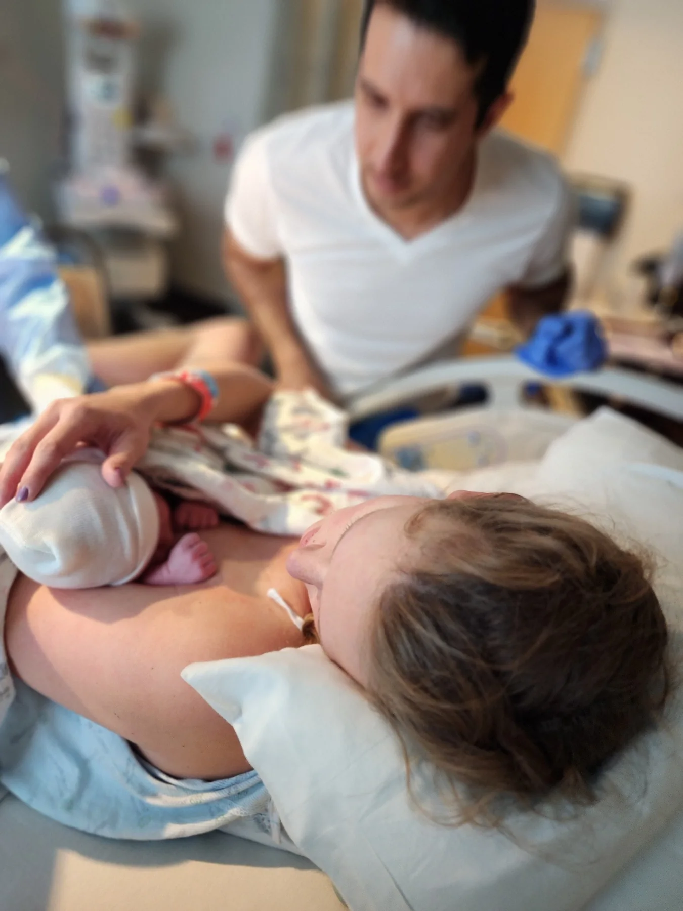Parents sharing the first hours with their newborn